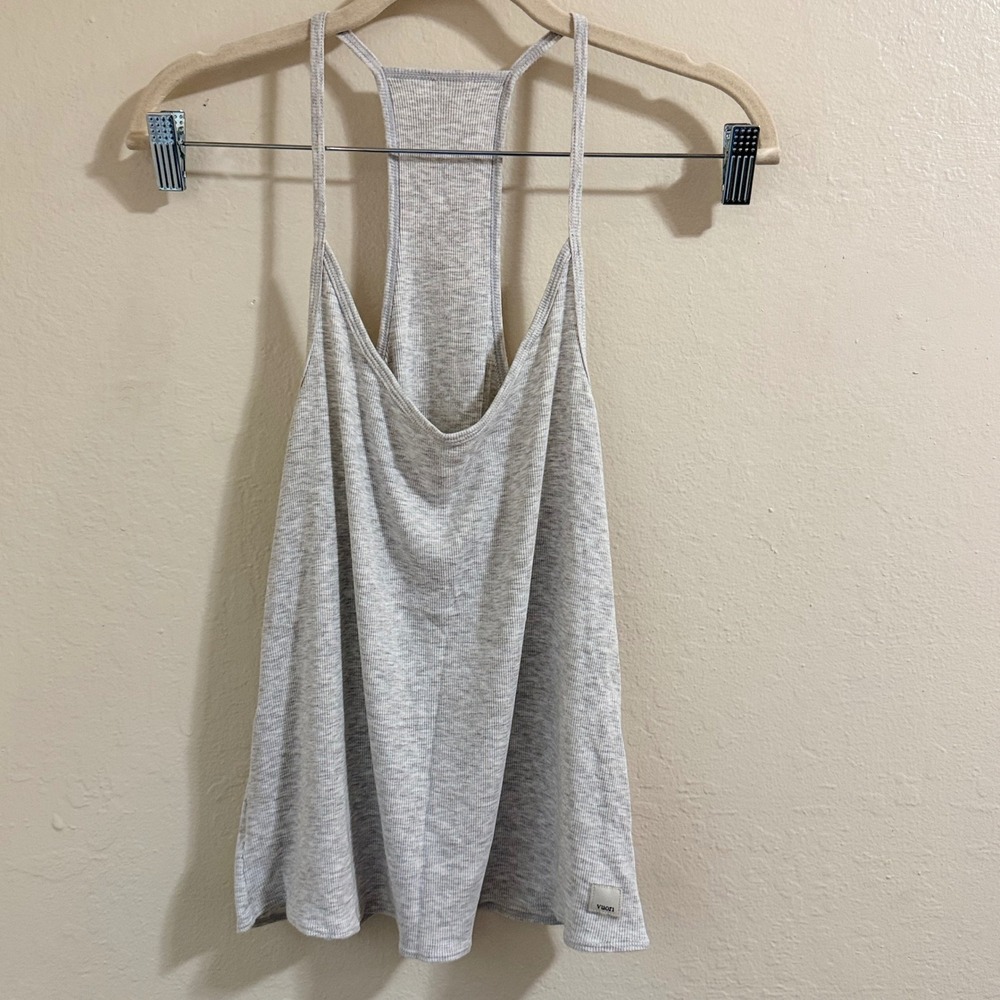Vuori Cove Ribbed Tank Top Heathered Light Grey Low Scoop Racerback Athleisure M